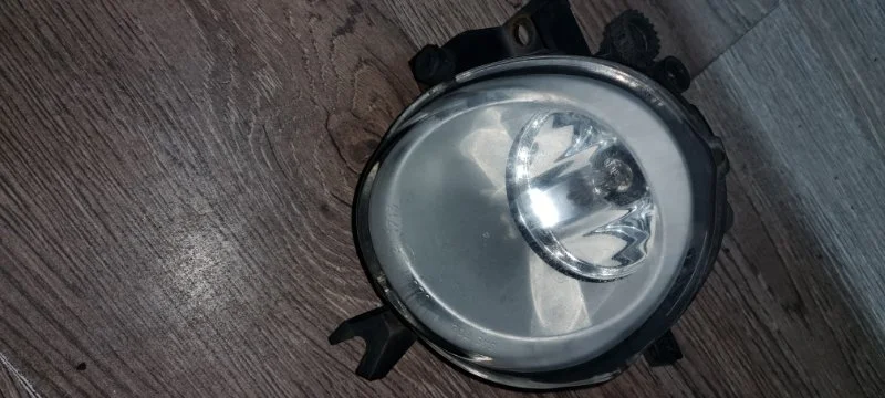 Фара противотуманная Volkswagen Touareg 2005 7L6