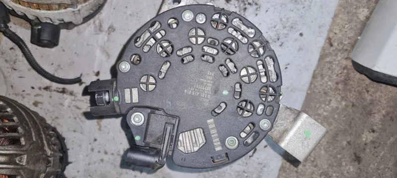 Генератор с обгонной муфтой 150а Volvo S40 2007