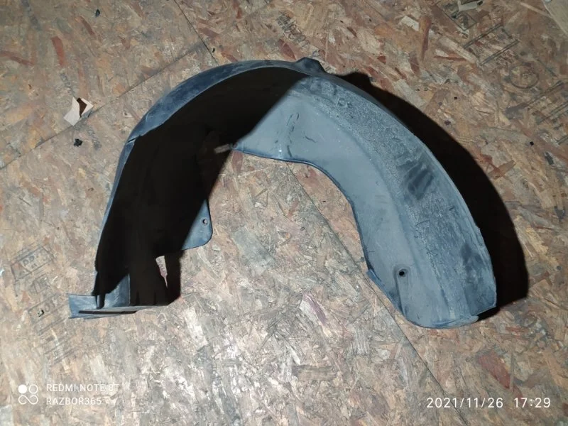 Подкрылок Mercedes-Benz -Class 2002 S210
