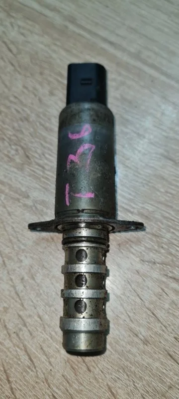 Клапан фазарегулятора Volkswagen Touareg 2009