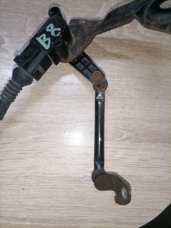 Датчик уровня подвески Audi A4 2011 8K2