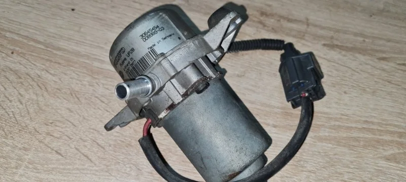 Насос вакуумный Volvo XC90 2005