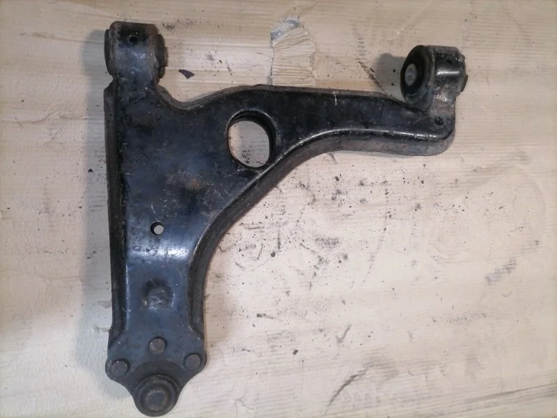 Рычаг подвески Opel Astra 2005 H