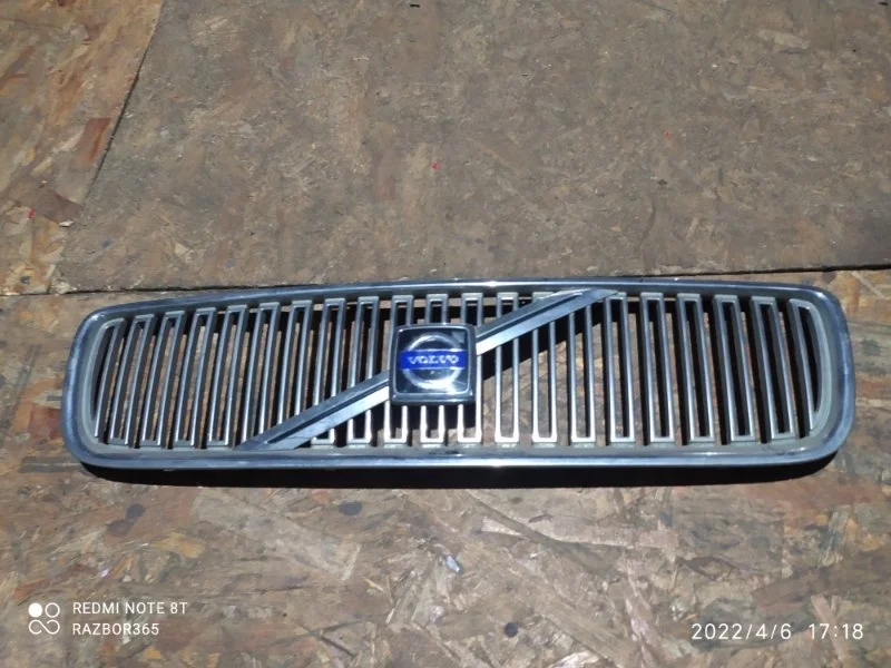 Решетка радиатора VOLVO V70 2006 P2