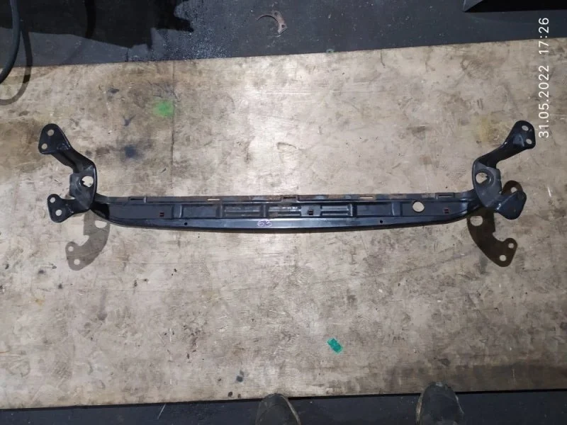 Кронштейн радиатора Volvo s40 2008 СЕДАН