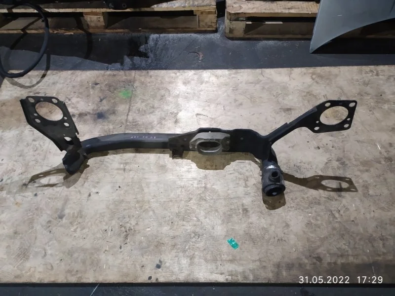 Поперечина (усилитель металлический) Audi A4 2003 8E5