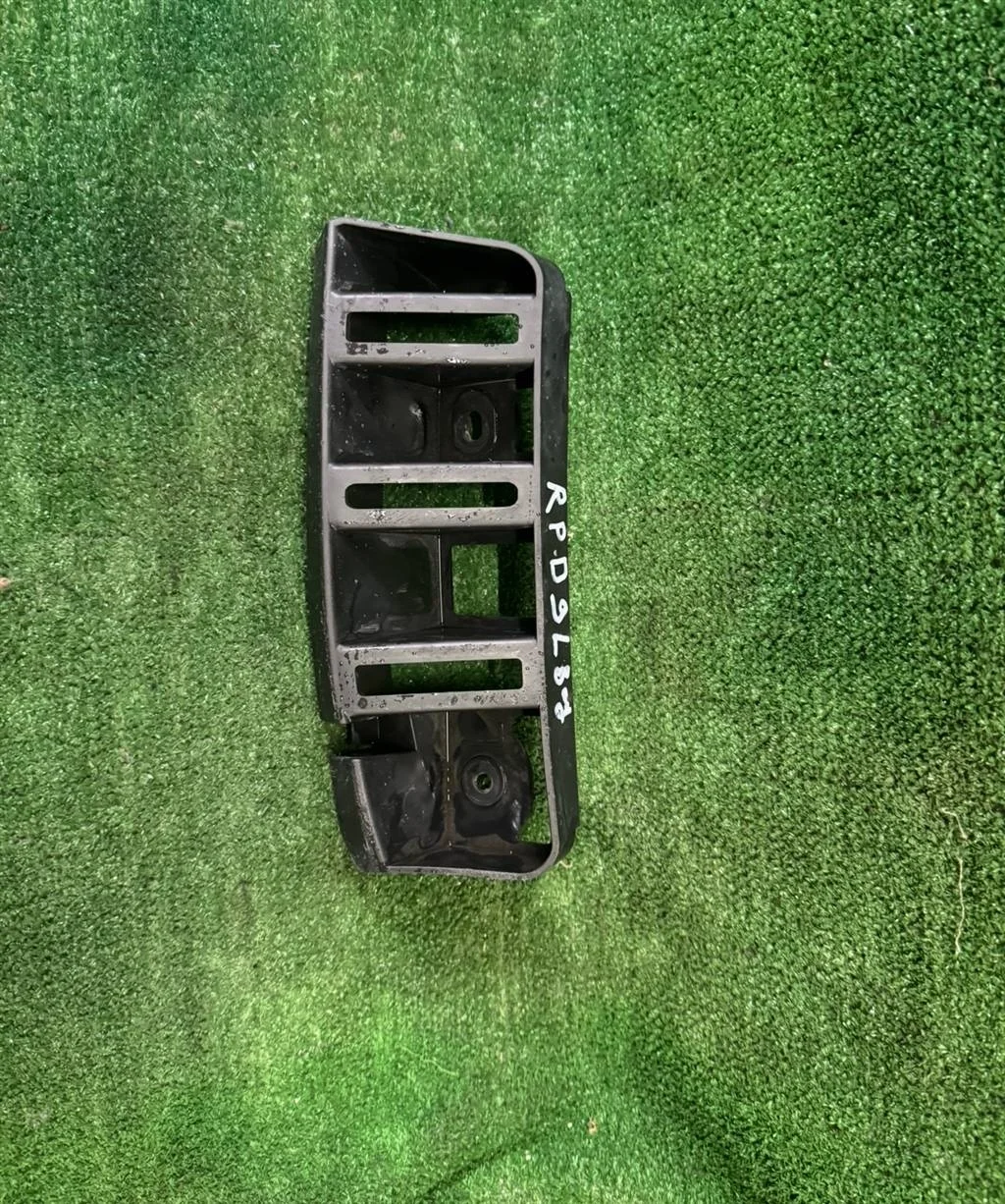 Б.у. крепление бампера зад SKODA RAPID SKODA RAPID