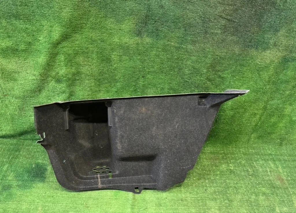 Б.у. обшивка багажника SKODA RAPID SKODA RAPID