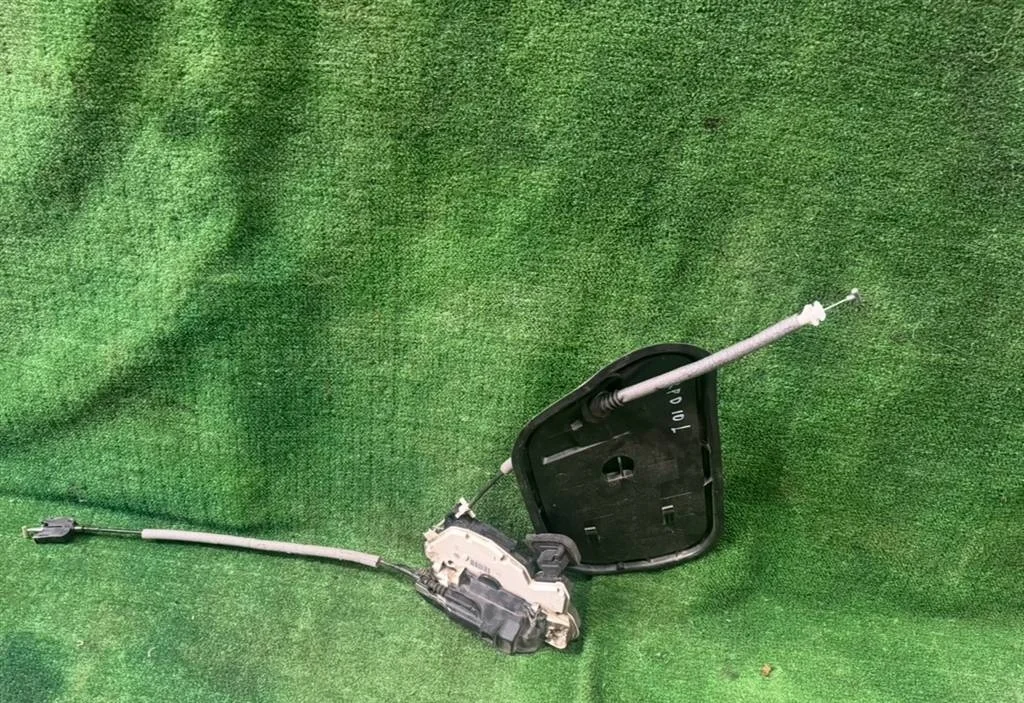 Б.у. замок двери SKODA RAPID SKODA RAPID