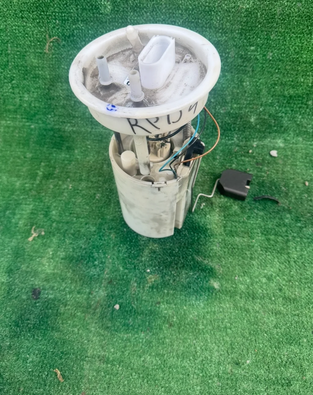 Б.у. насос топливный SKODA RAPID SKODA RAPID