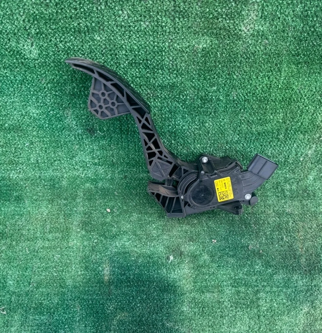 Б.у. педаль газа SKODA RAPID SKODA RAPID