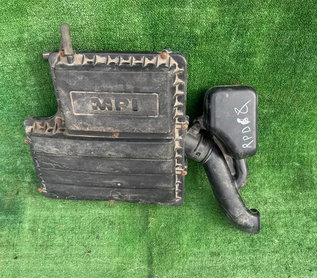 Б.у. резонатор воздушного фильтра SKODA RAPID SKODA RAPID