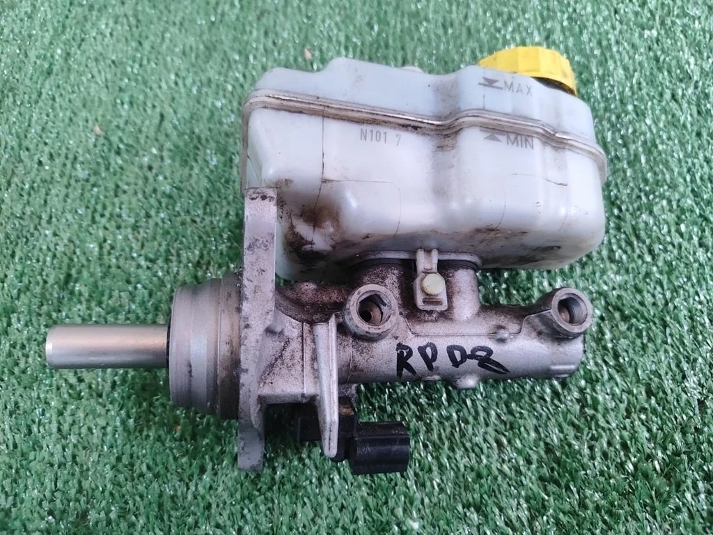 Б.у. цилиндр главный тормозной SKODA RAPID SKODA RAPID