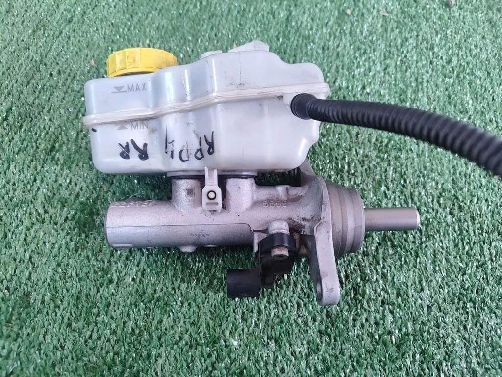 Б.у. цилиндр главный тормозной SKODA RAPID SKODA RAPID