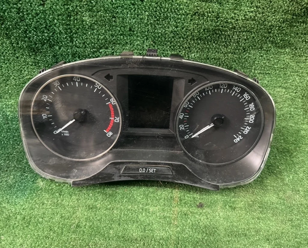 Б.у. приборная панель SKODA RAPID SKODA RAPID
