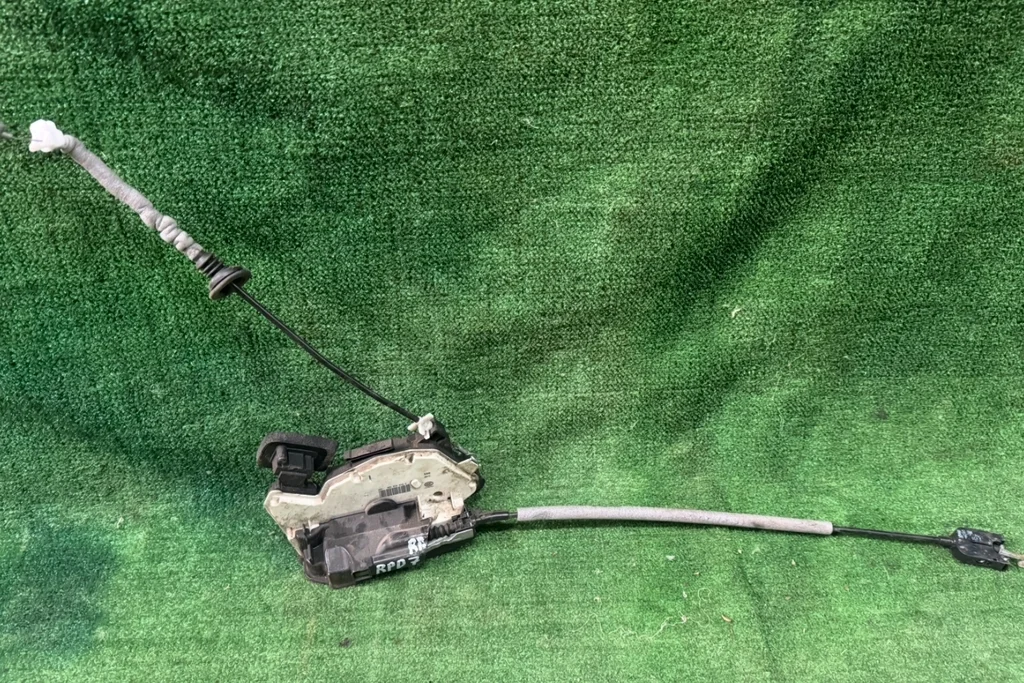 Б.у. замок двери SKODA RAPID SKODA RAPID