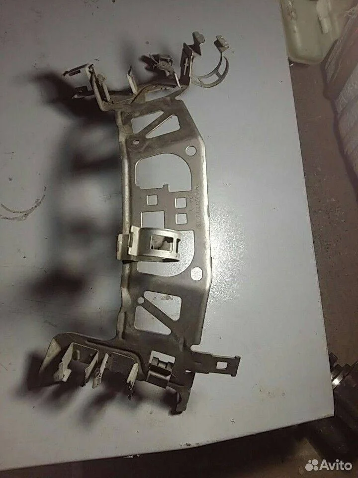 Кронштейн проводки Mercedes-Benz S-класс W221 рестайлинг (2009—2013)