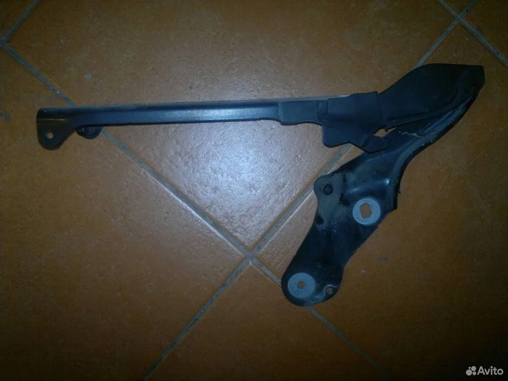 Петля капота правая Audi A8 D4 (2010—2014) 4,2