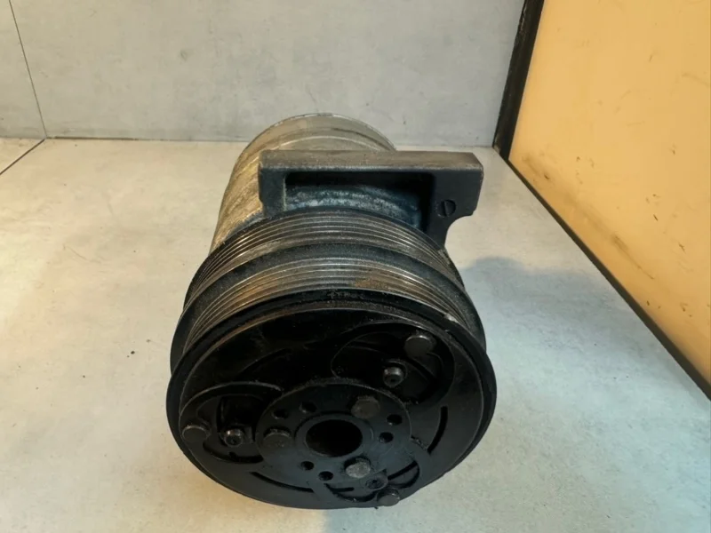 Компрессор кондиционера Volvo S40