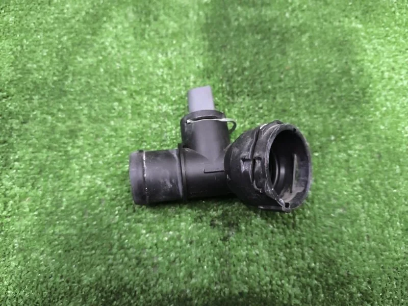 Фланец volkswagen Passat 2010 3C0122291 B6 CDA