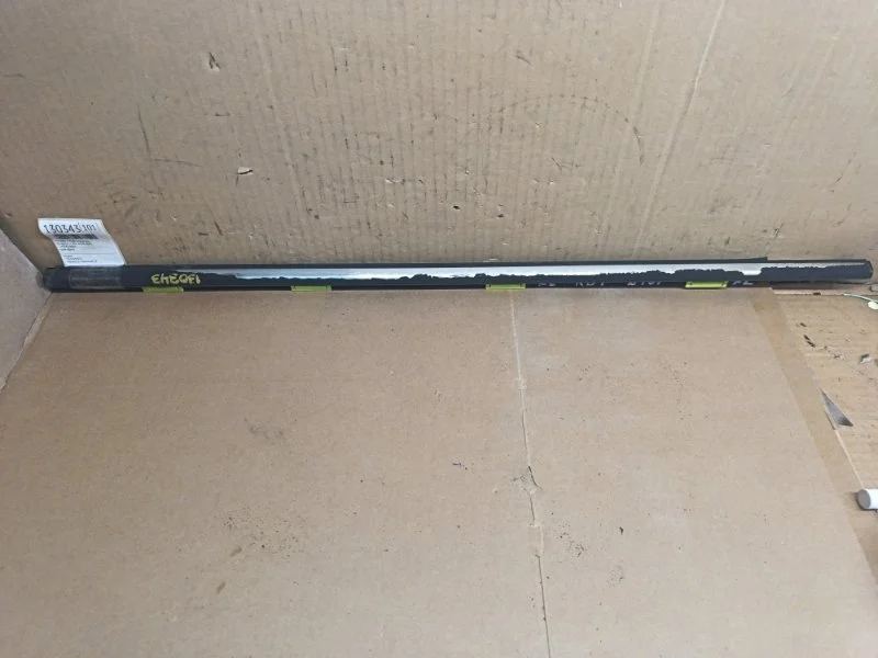 Молдинг стекла Honda CR-V 2001 RD1