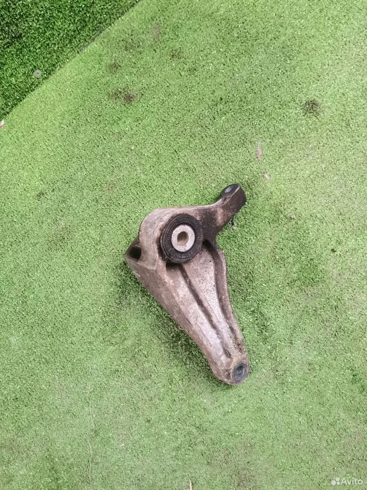 Кронштейн мкпп ford focus 2 3 c-max volvo s40 v50