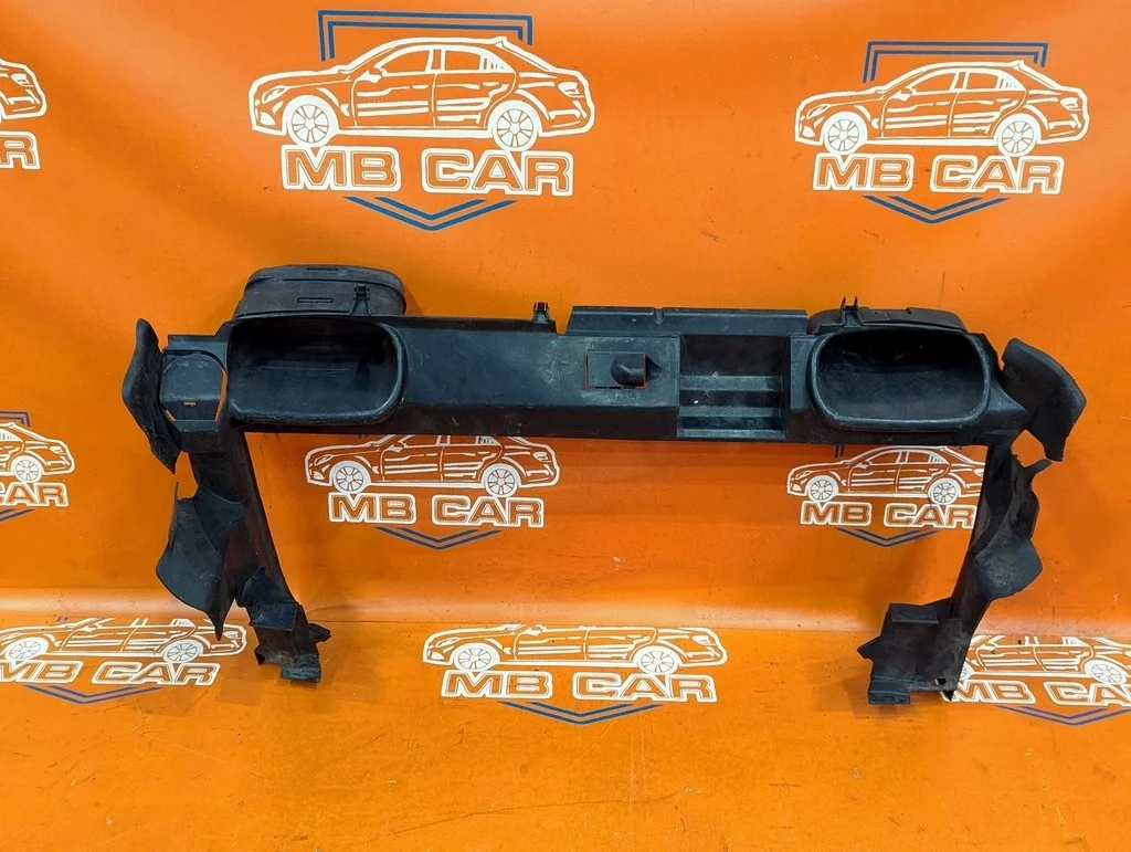 Кожух радиатора Mercedes-Benz