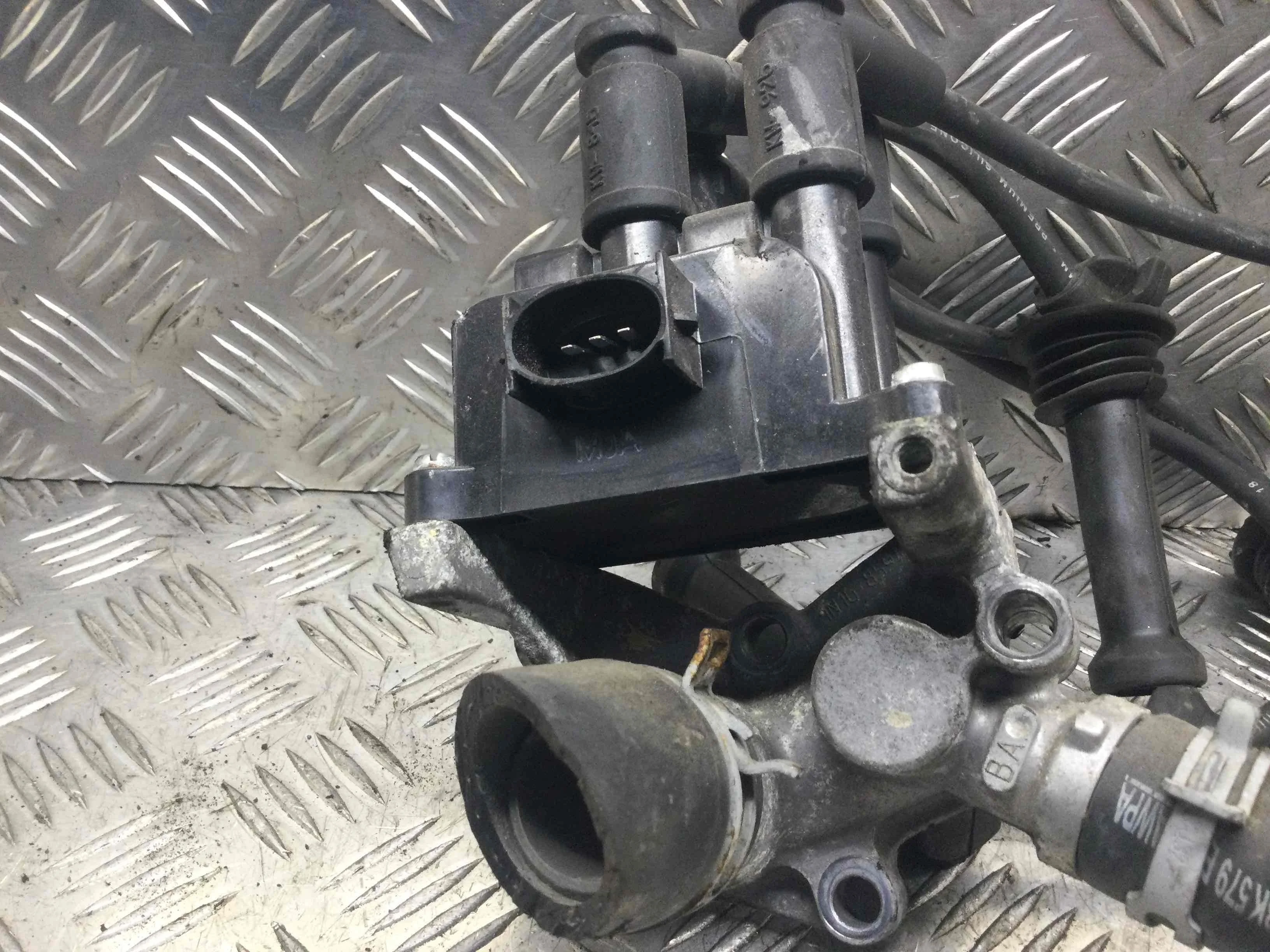 Катушка зажигания Ford Focus 1 поколение [рестайлинг] (2001-2005) бензин 1.6 i Механика Универсал