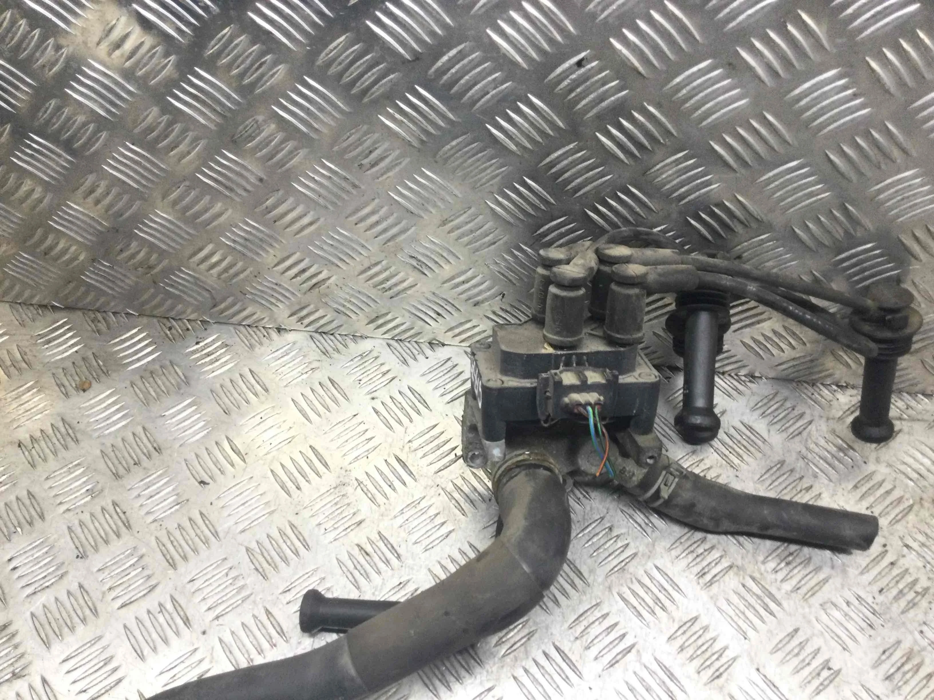 Катушка зажигания Ford Focus 1 поколение [рестайлинг] (2001-2005) бензин 1.6 i Механика Универсал