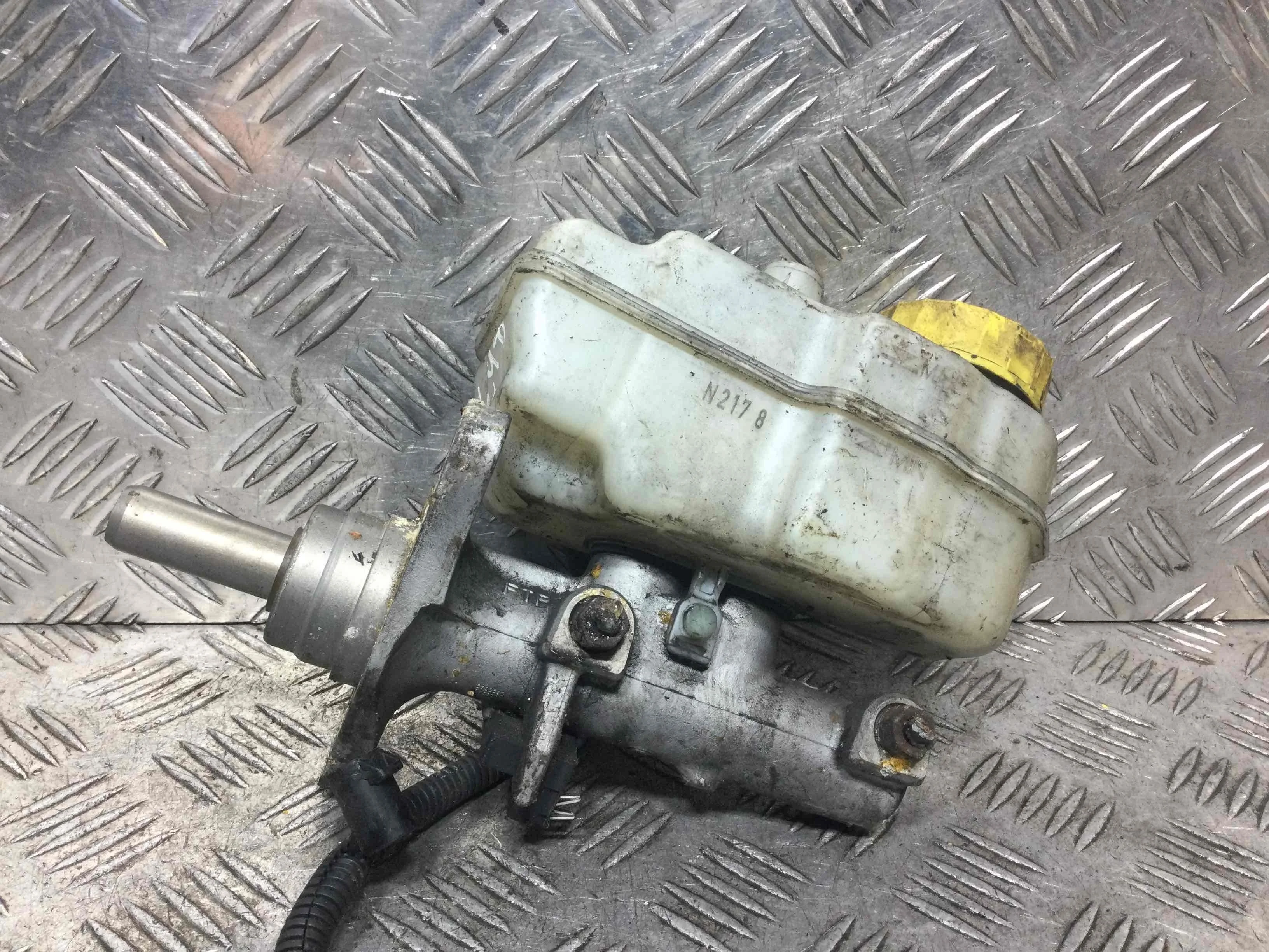 Цилиндр тормозной главный SEAT Ibiza 4 поколение (2008-2012) бензин 1.2 i Механика Х/б