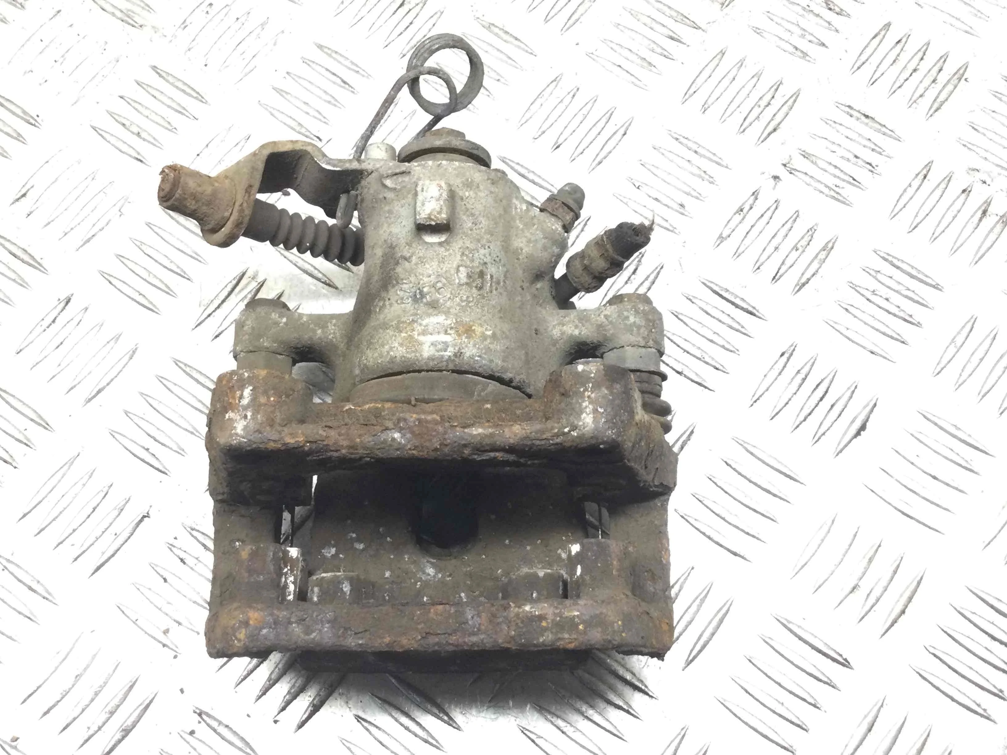 Суппорт задний левый Opel Astra H рестайлинг 2007 - 2010 бензин 2.0 Ti Механика Минивэн