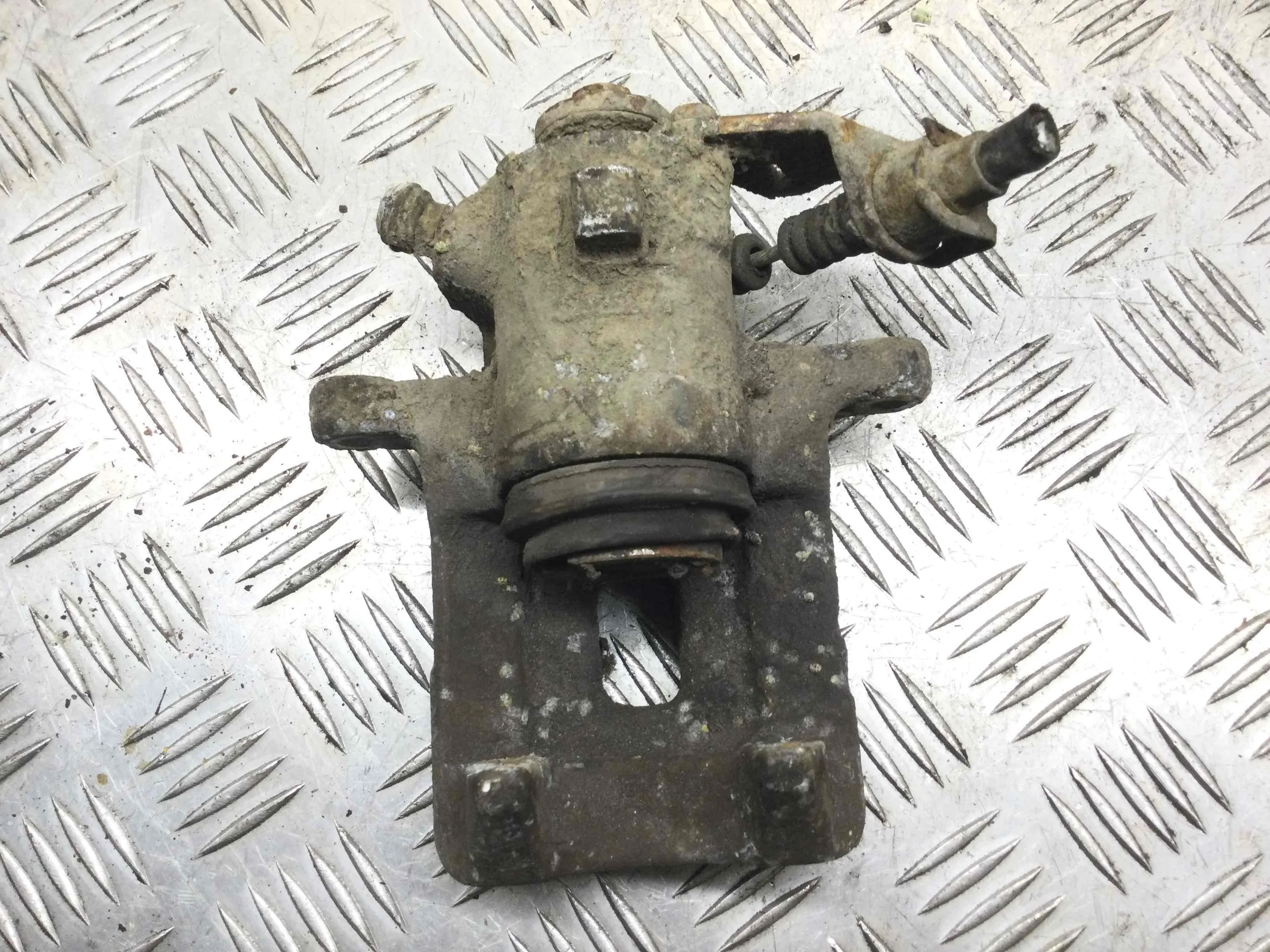 Суппорт задний правый Audi A3 8L [рестайлинг] (2000-2003) бензин 1.8 i Механика Х/б