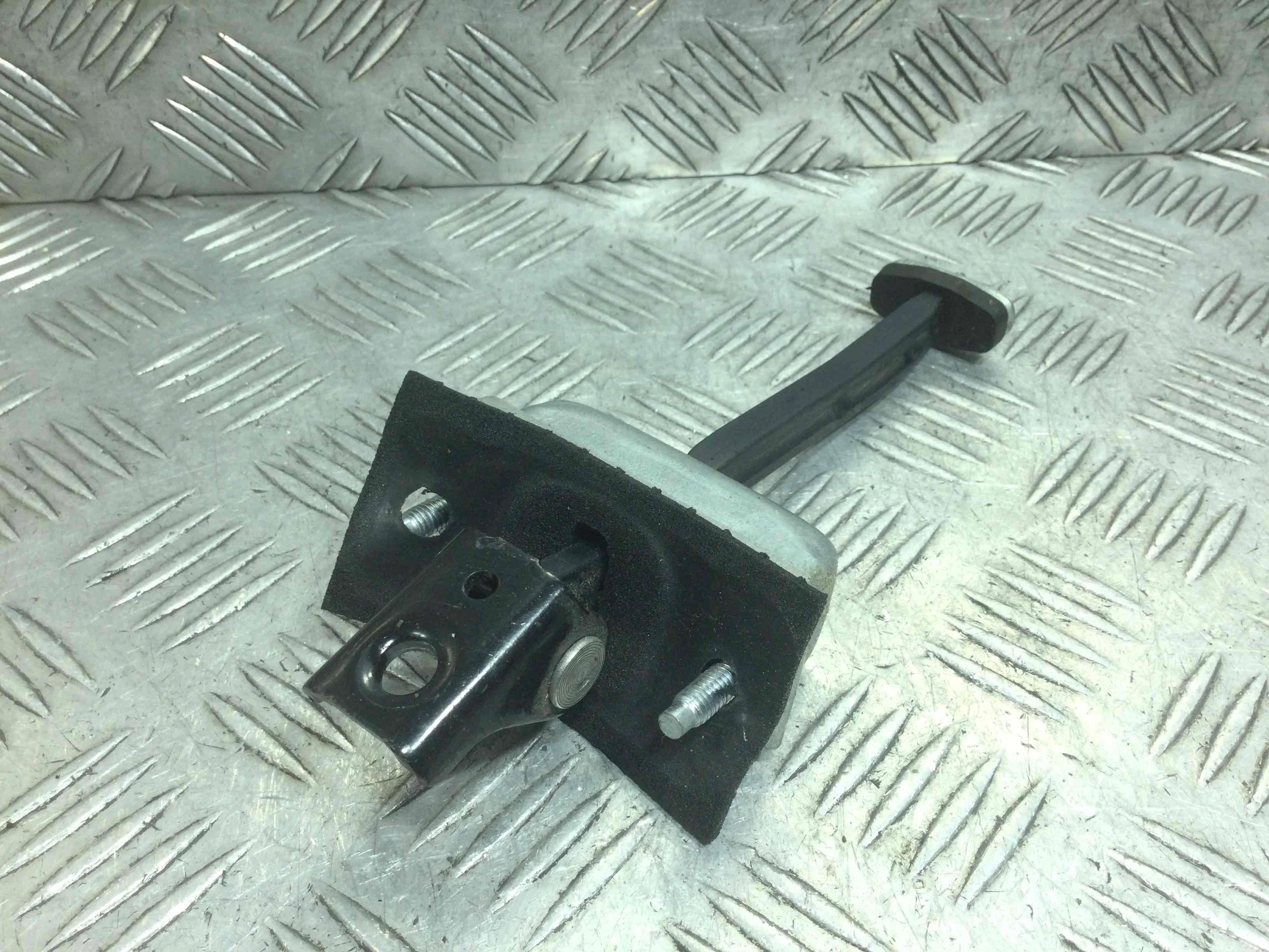 Ограничитель открывания двери Ford C-MAX 1 поколение (2003-2007) бензин 1.8 i Механика Минивэн