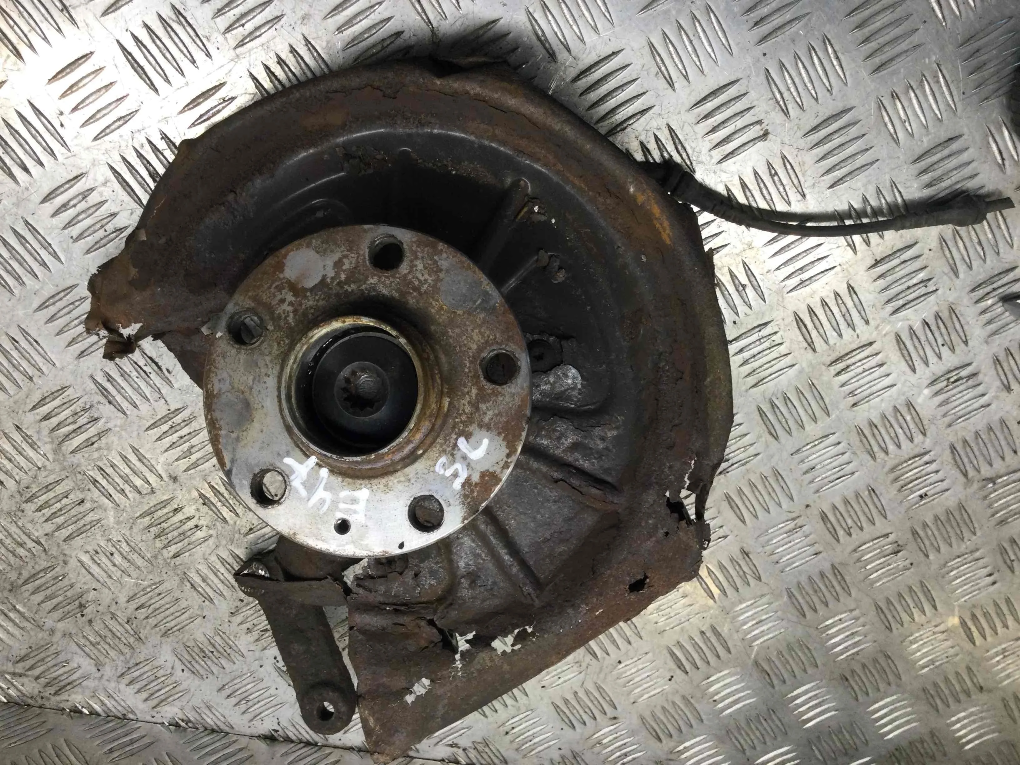 Ступица задняя левая Audi A3 8P/8PA [рестайлинг] (2004-2008) бензин 2.0 FSI Механика Х/б