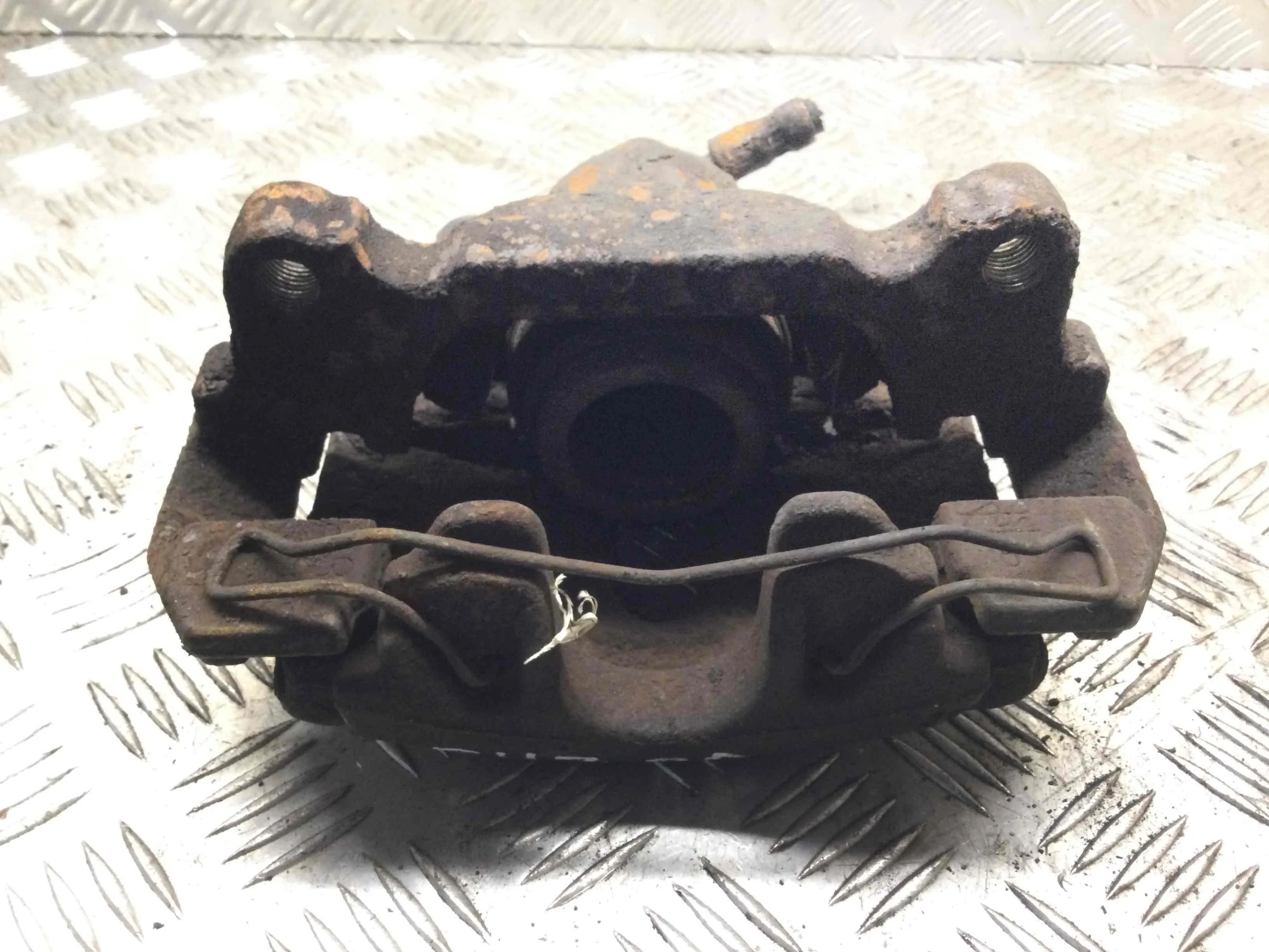 Суппорт передний правый Audi A3 8P/8PA [рестайлинг] (2004-2008) бензин 2.0 FSI Механика Х/б