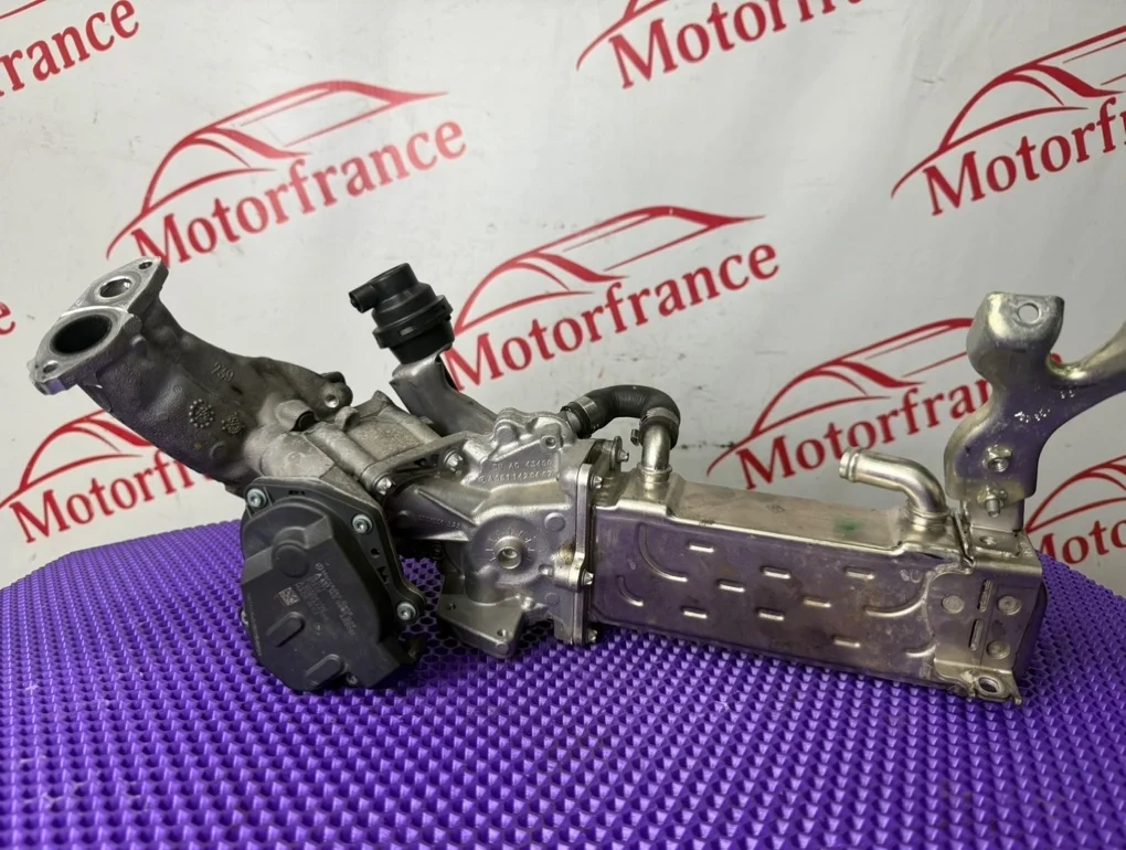 Клапан вентиляции картерных газов Mercedes-Benz E-Class 2014 A6511420467 W212 OM651