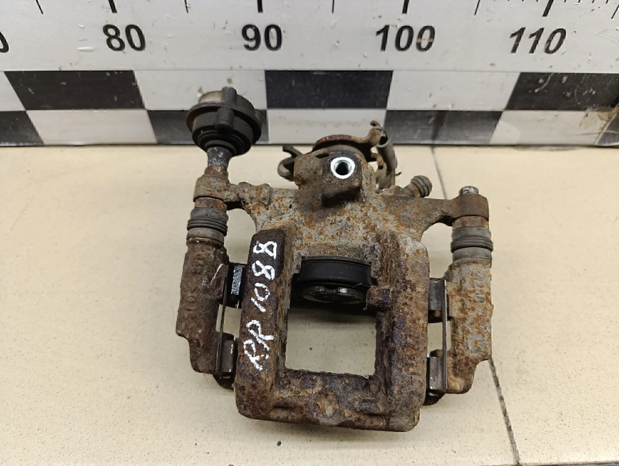 Суппорт задний правый Cruze 2009-2016