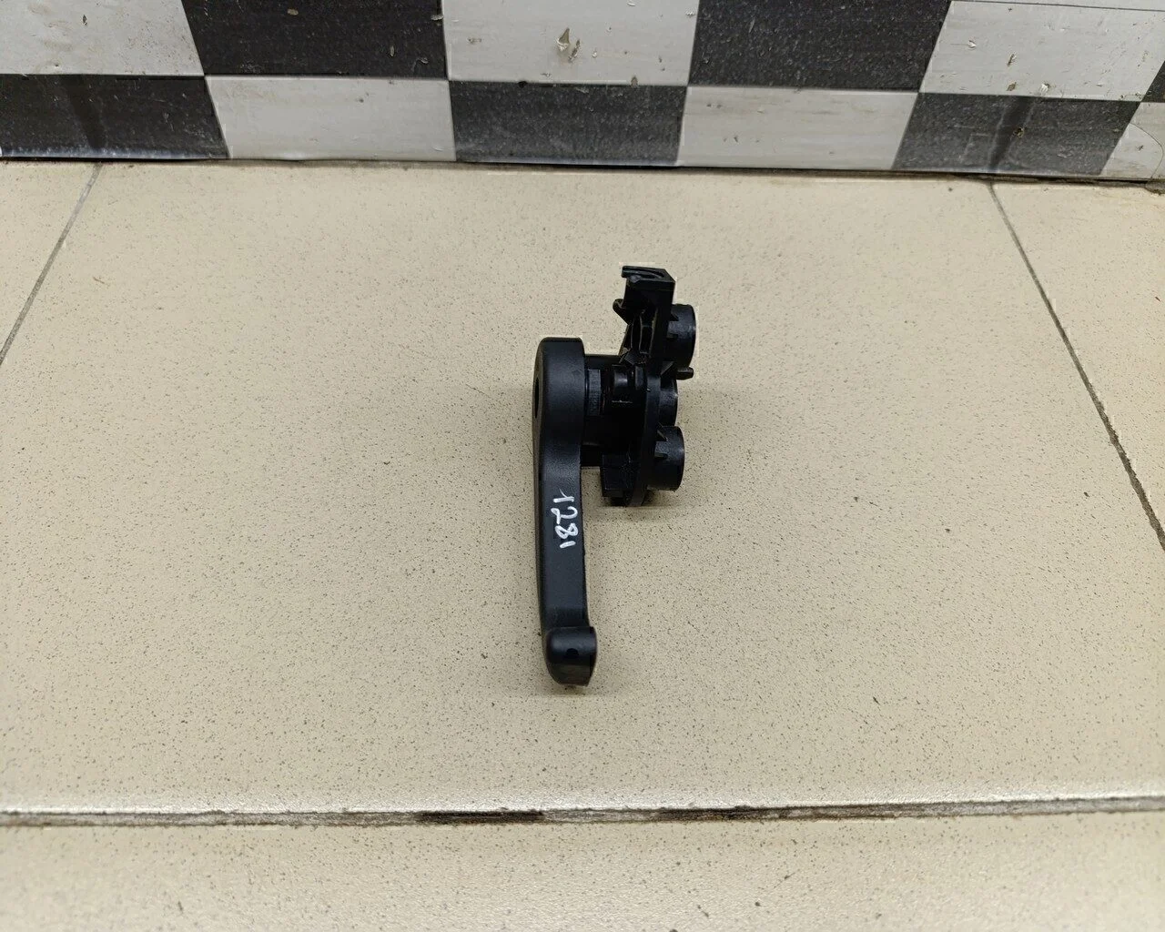 Ручка открывания капота ix35/Tucson 2010-2015