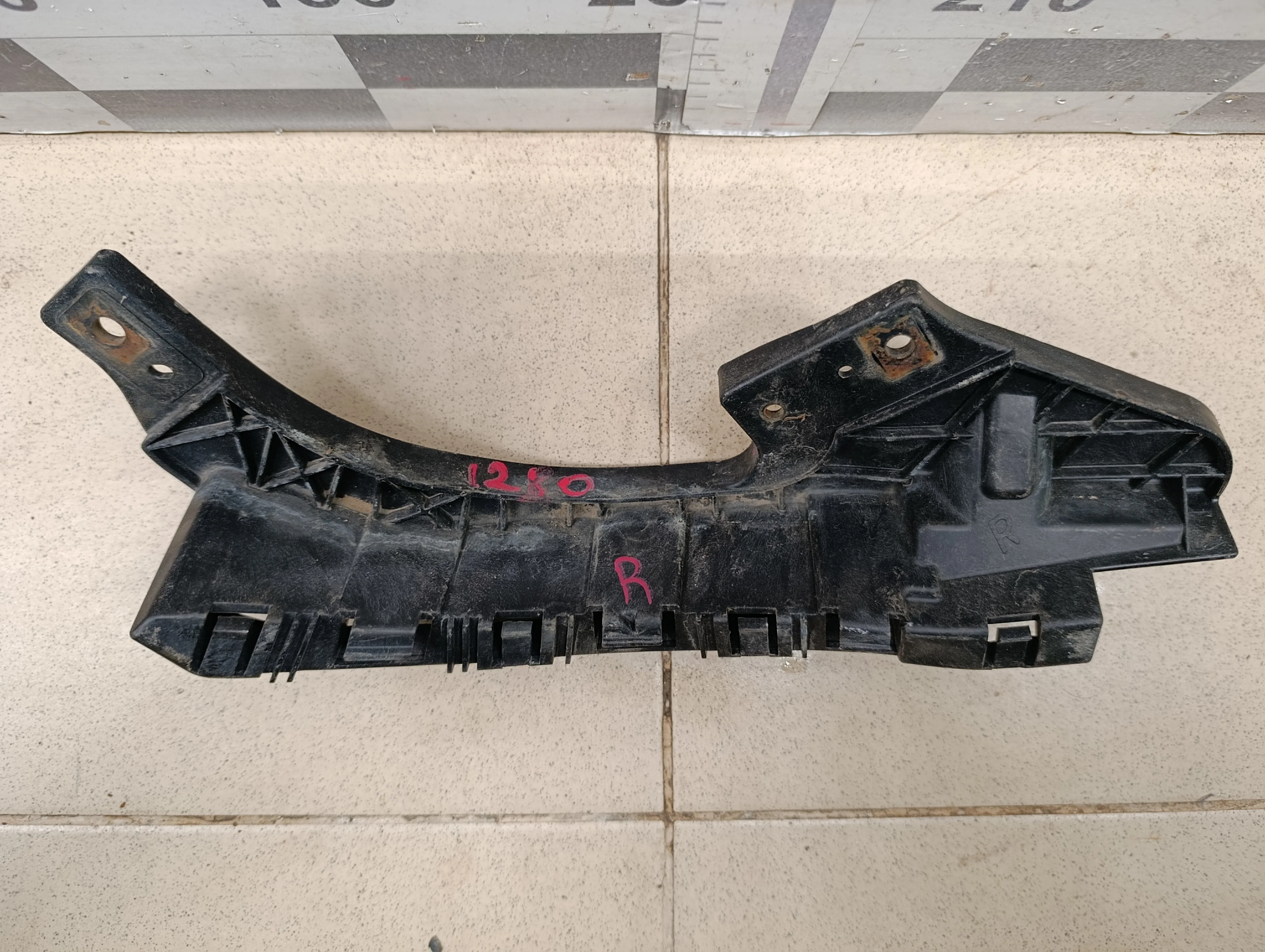 Направляющая переднего бампера правая Forester (S12) 2008-2012