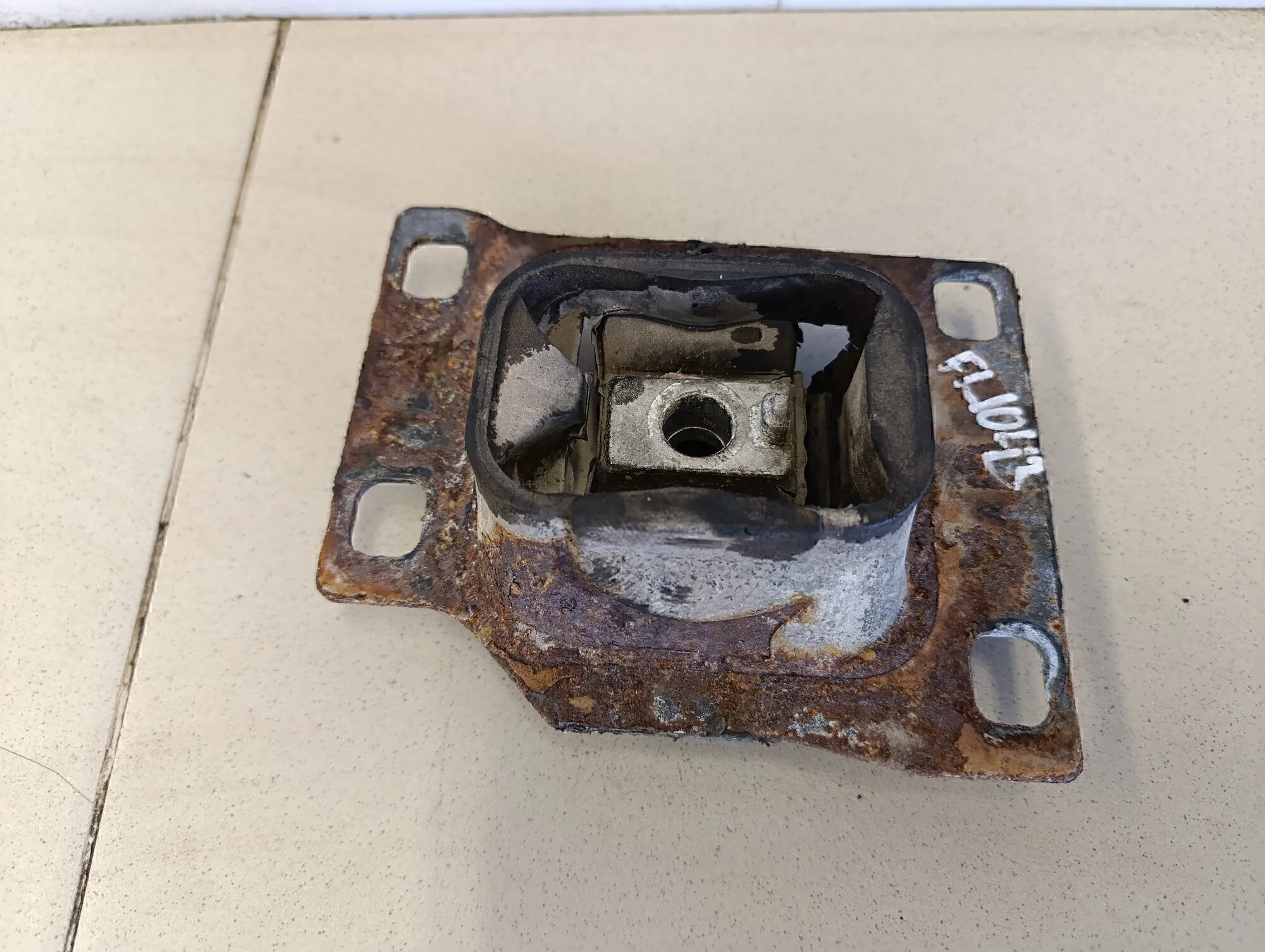 Опора КПП Focus I 1998-2004