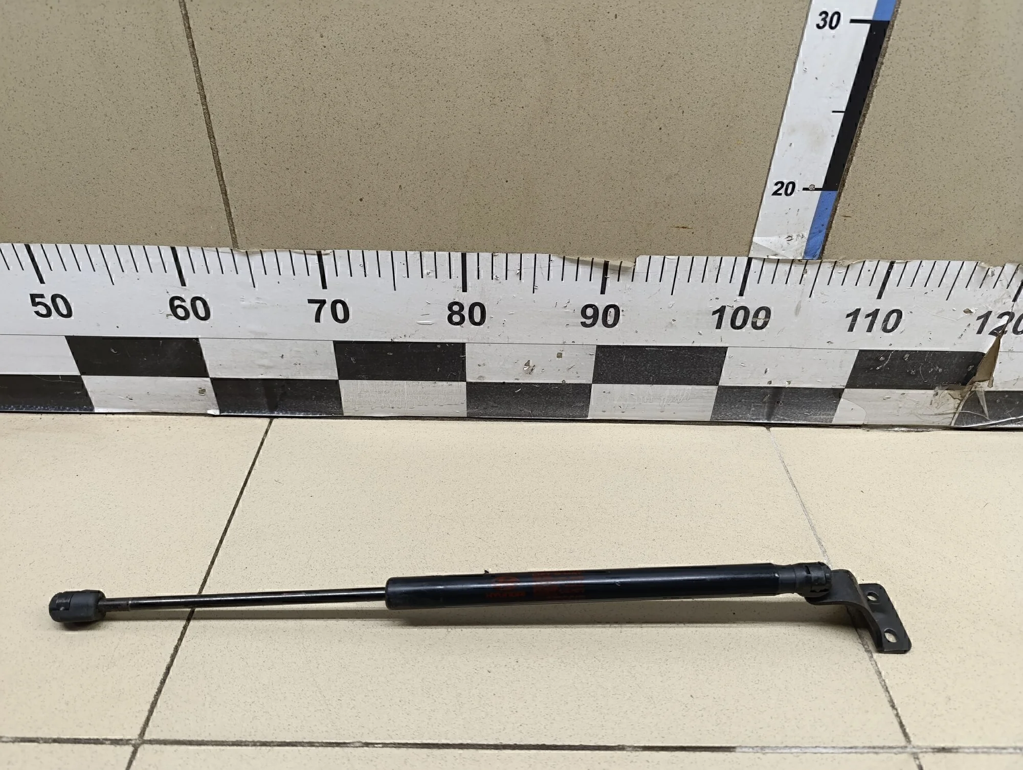 Амортизатор стекла багажника Santa Fe (SM)/ Santa Fe Classic 2000-2012