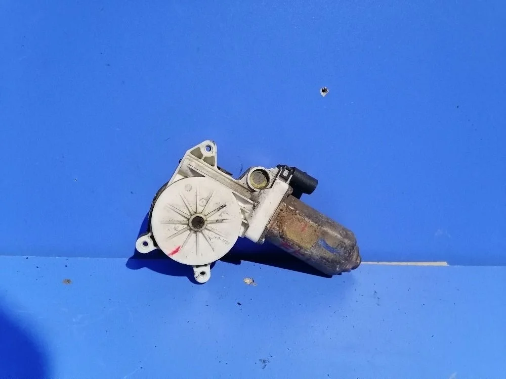 Мотор стеклоподъемника пер. прав. Ford Focus I рестайлинг (2001—2007)