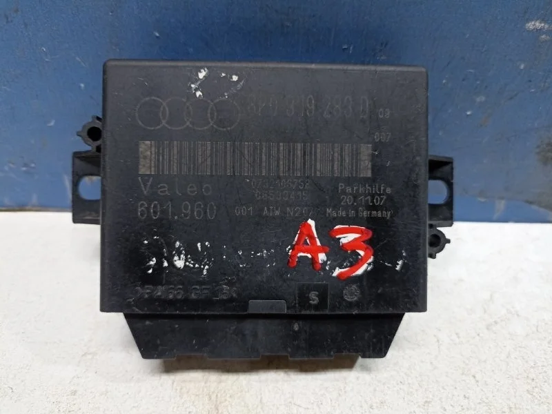 Блок парктроников Audi A3 2004-2013 8P0919283D 8PA