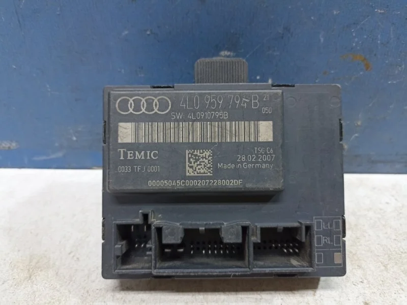 Блок управления дверью Audi Q7 2005 - 2015 4L0959794B, задний правый