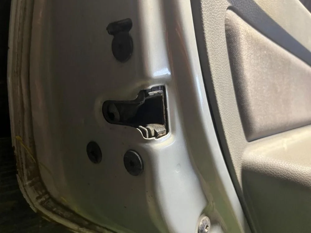 Замок двери задний левый Renault Logan I