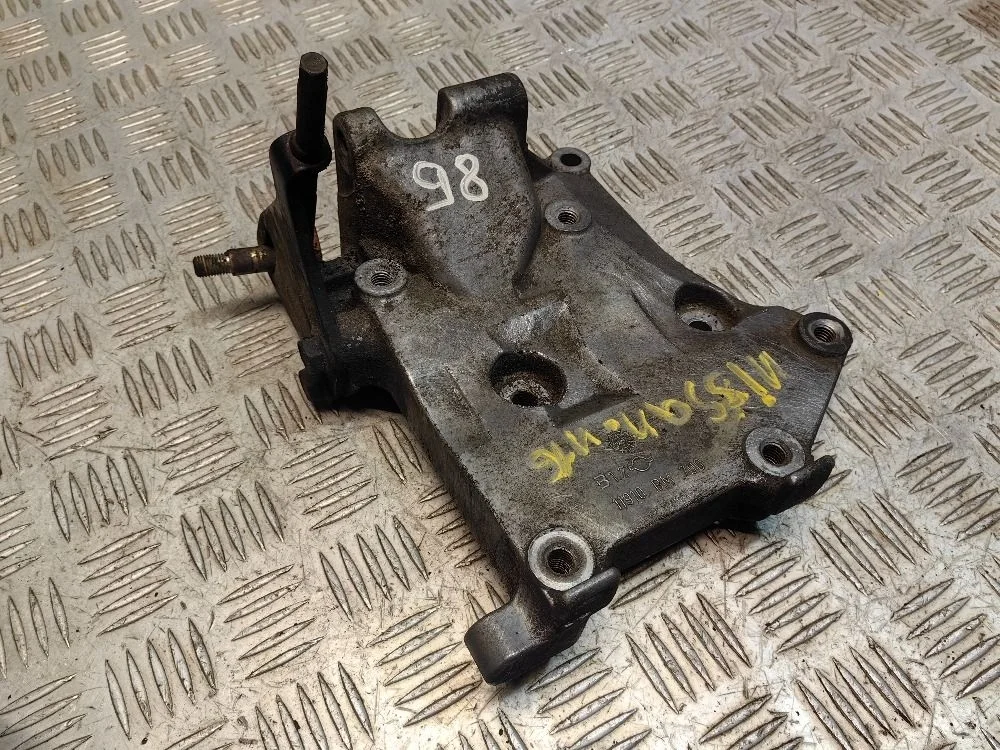 Кронштейн генератора Nissan Almera N16