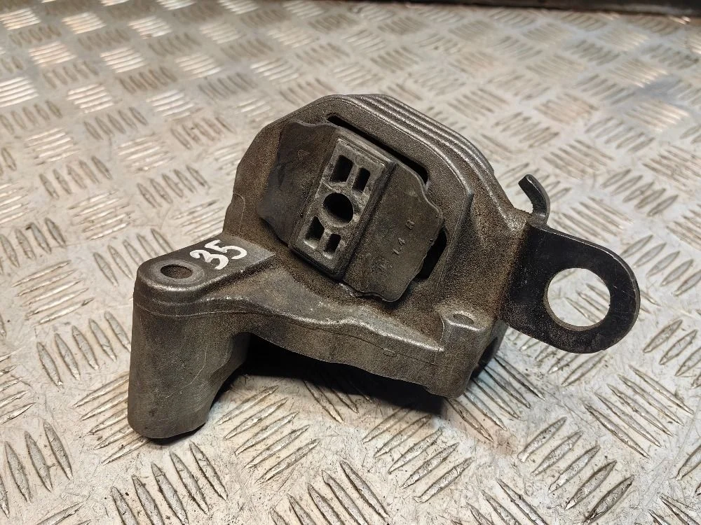 Подушка двигателя Volvo XC90