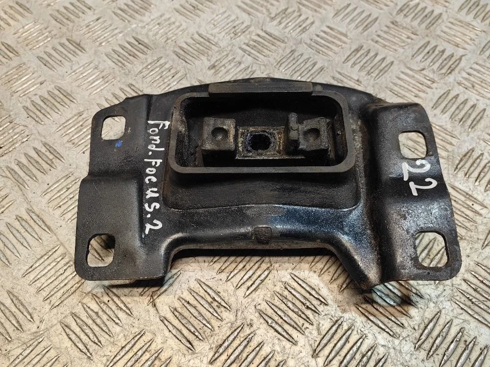 Опора КПП левая Ford Focus 2