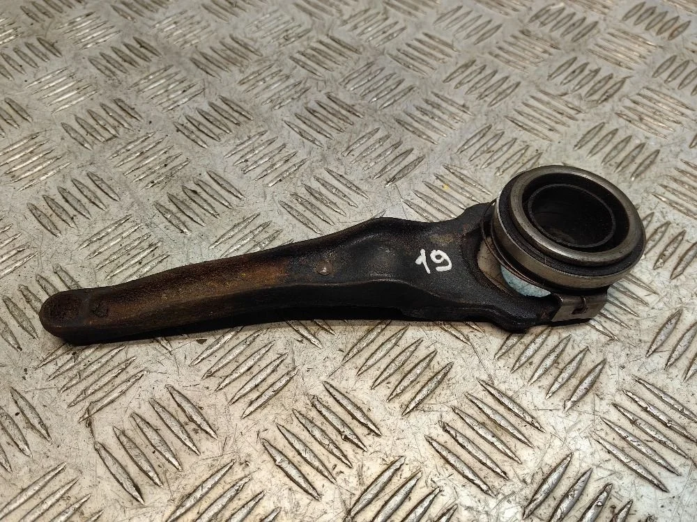 Вилка сцепления Mitsubishi Lancer 9