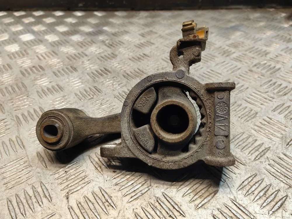 Опора двигателя задняя Nissan Teana J32